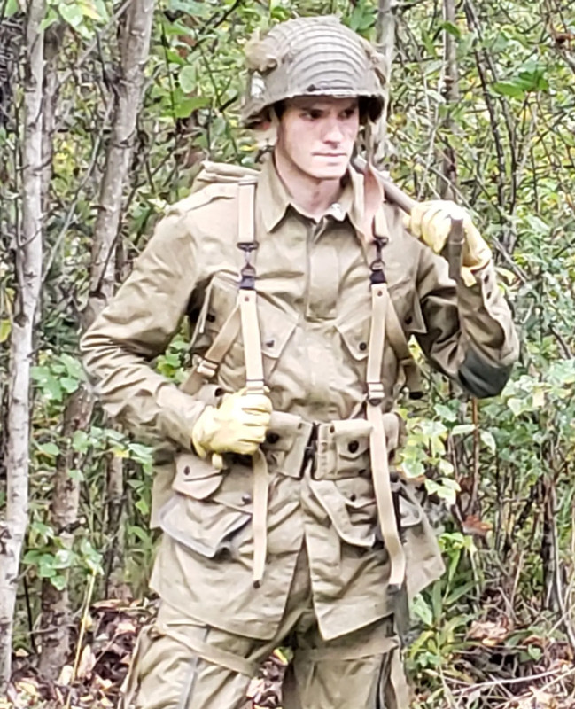 REPRO WW2 US *FULL* Paratrooper Airborne Kit - Gear AND M1942 Reinforced Uniform gallery