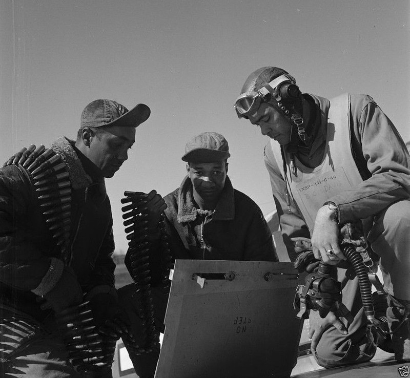 Tuskegee Airmen Loading Ammo Ramitelli Italy 1945 8x10 World War II WW2 Photo