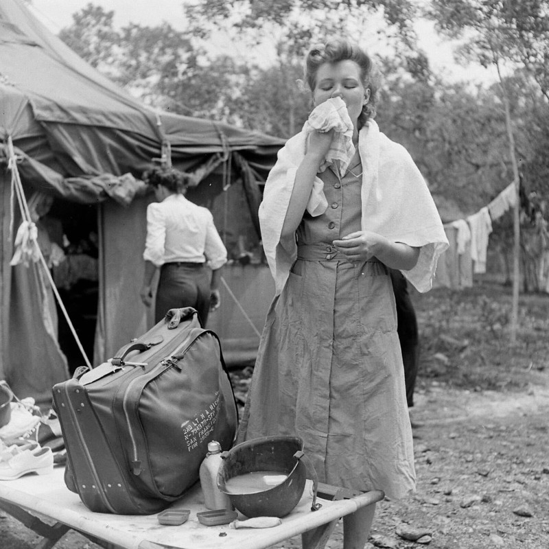 WW2 WWII Photo World War Two / US Army Flight Nurses New Caledonia 1943 Pacific