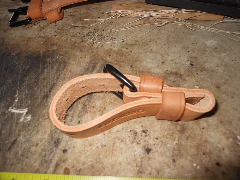 US Armored Vehicle / Tank Tool Strap, New, WWII, Leather, Reproduction QBDX2DG gallery