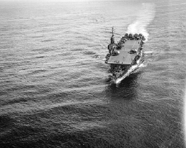 The Aircraft Carrier USS Cowpens at sea, July 1945 8×10 WWII Photo 405a
