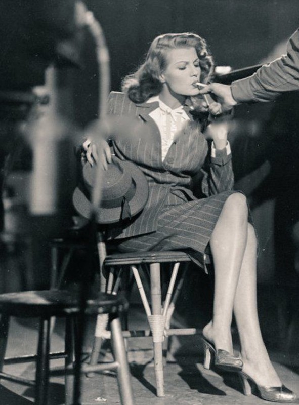 WW2 Photo WWII US Movie Star Rita Hayworth Hollywood Set World War Two/ 1534