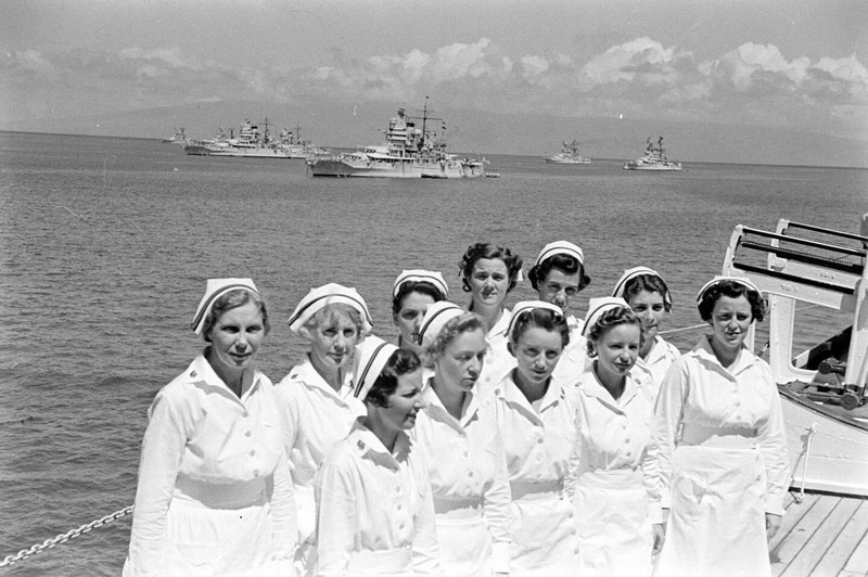 WW2 WWII Photo World War Two / US Nurses on Hospital Ship 1940 Hawaii US Navy