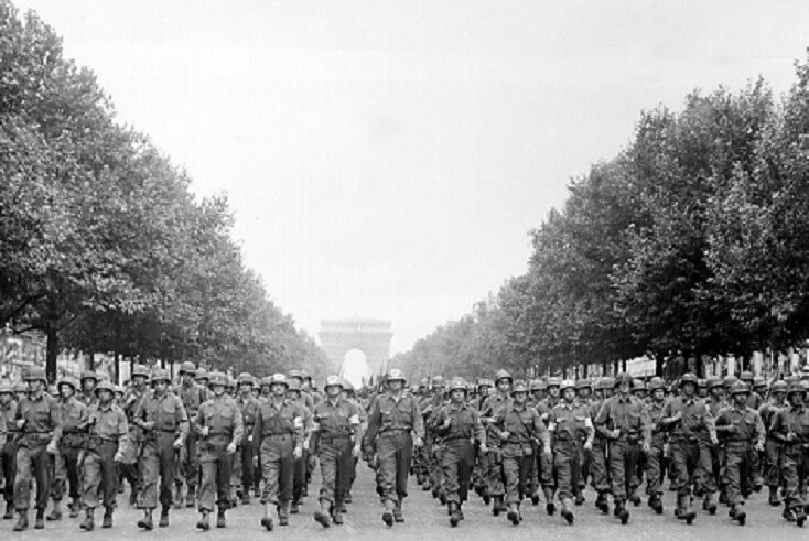 American Troops Marching in Paris Victory Parade 13x19 World War II Photo #124