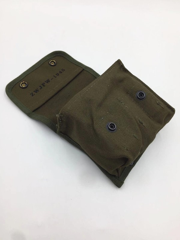 WW2 US MILITARY ARMY M2 M1945 GUNGLE FIELD FIRST AID KIT POUCH BAG WITH CROSS gallery