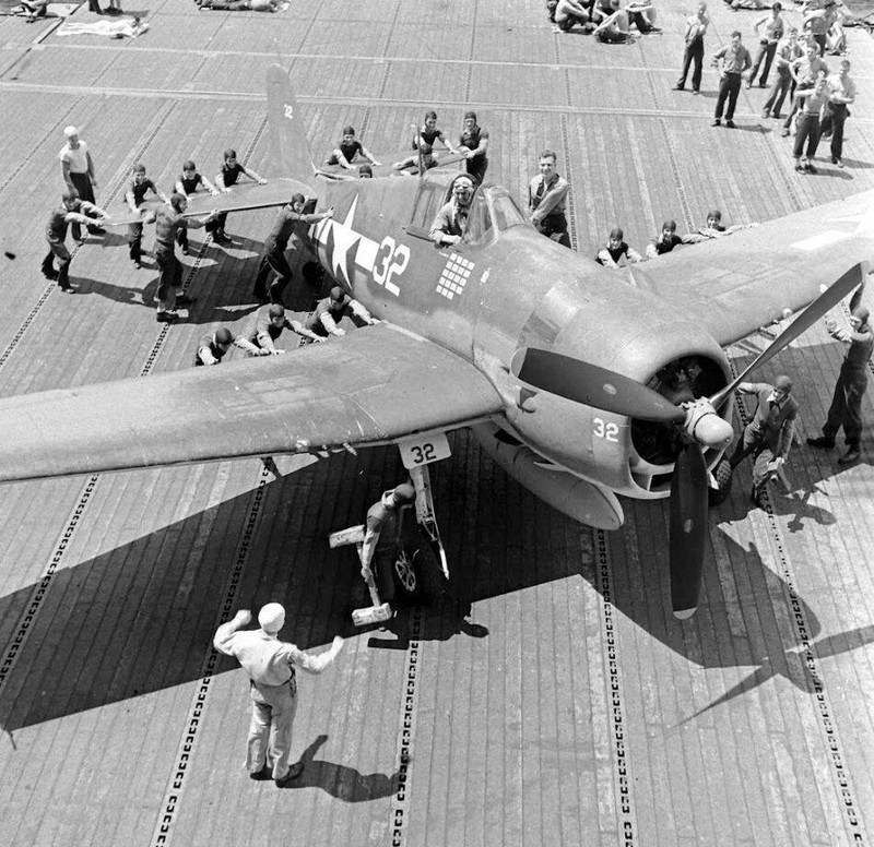 WW2 WWII Photo Aboard US Lexington CV-16 in 1944 World War Two US Navy / US043