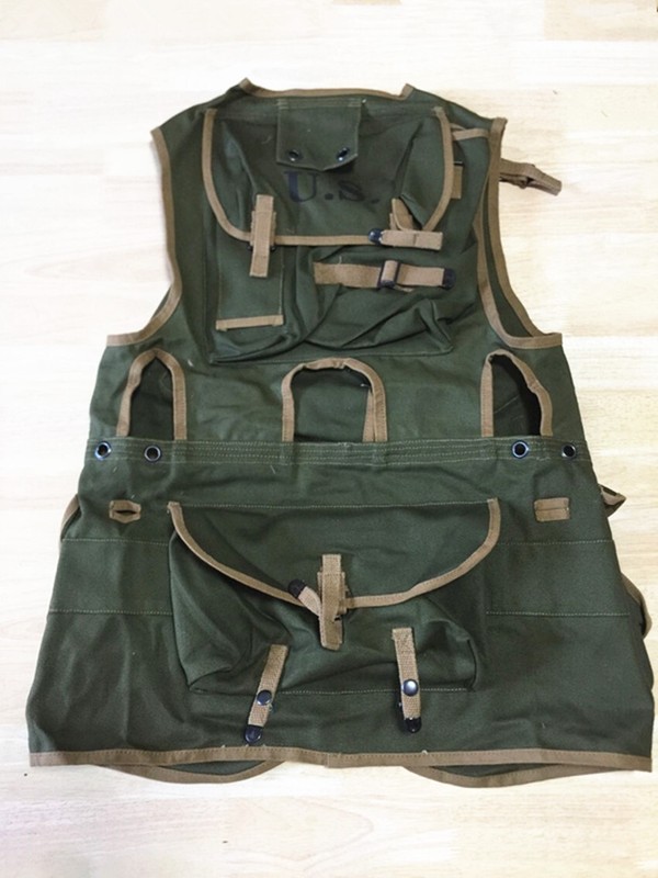 WW2 US ARMY D- DAY ASSUAULT VEST ARMY GREEN REPLICA gallery