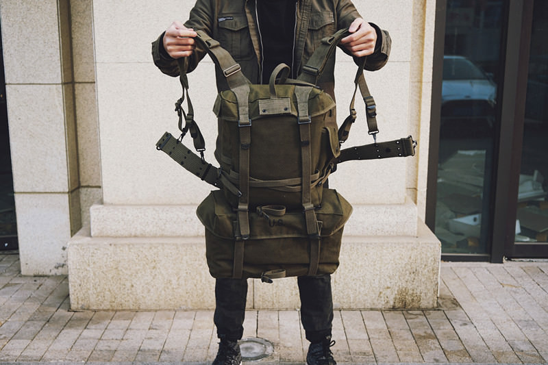 WWII KOREAN WAR VIETNAM US ARMY M1945 BACKPACK SET COMBAT BELT SUSPENDER gallery