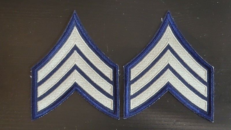 Repro WW2 US Army Sergeant Fourth Grade Chevrons Rank Pair Silver Blues 023