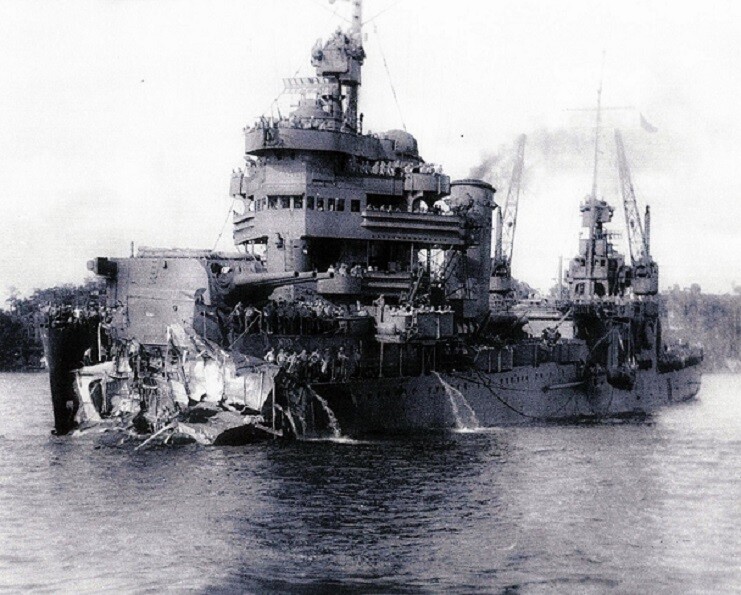 USS New Orleans damage after the Battle of Tassafaronga 8x10 WWII Photo 798