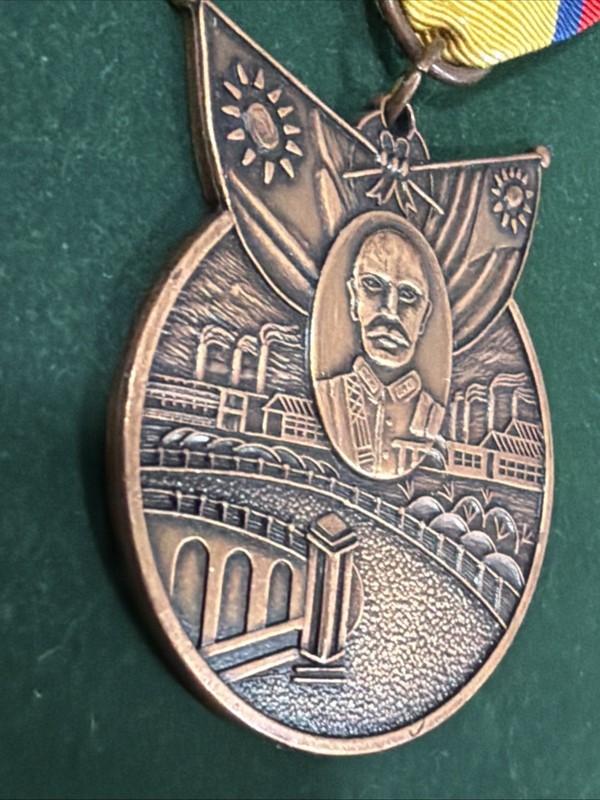 WW II ROC U.S. China War Memorial Full Size Medal with RIBBON gallery