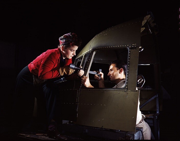 Rosie the Riveter North American Aviation, Inc Inglewood Cal 8x10 WW2 Photo 556