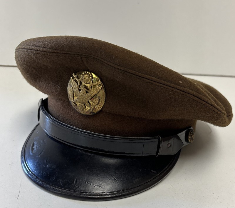 WW2 US Army Military Visor Cap/ Size: 6 3/4 Eagle Emblem & Patent Leather Band
