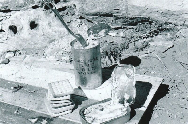 WW II USA Photo ---- C-Rations , Tunisia, 1943.- North Africa