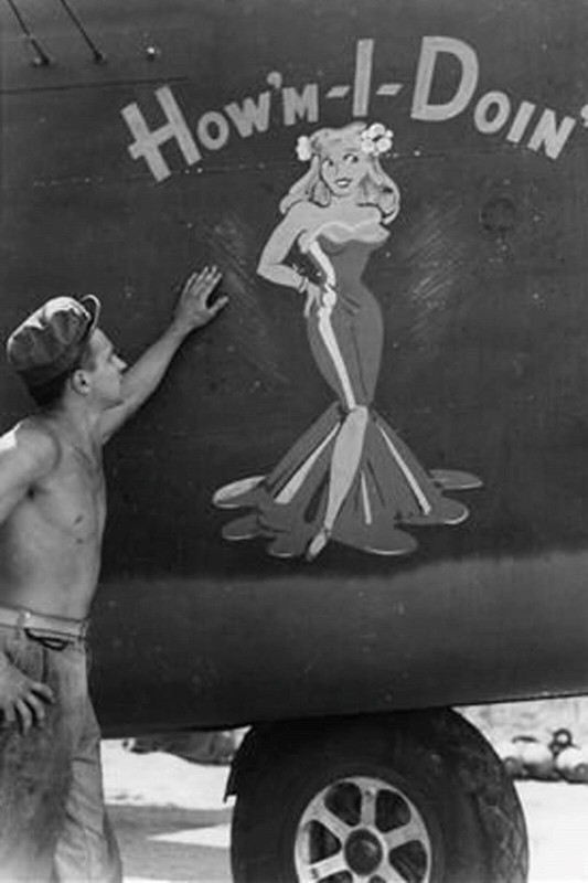 drawing on the board of the plane in pin-up style WW2 Photo Glossy 4*6 in Y007
