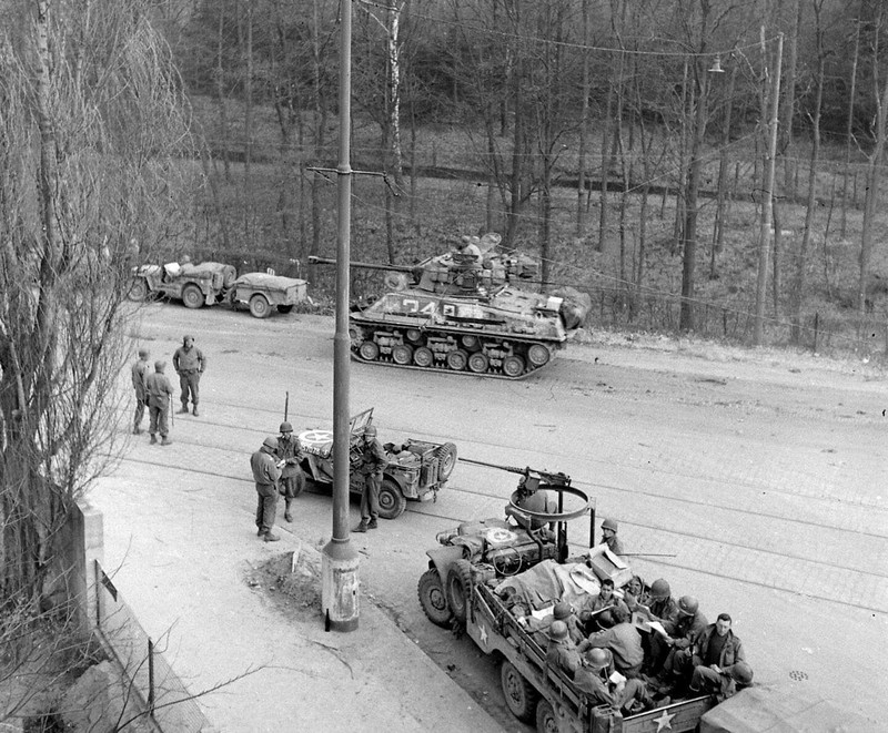 WW2 WWII Photo World War Two / US Army Vehicles Frankfurt Germany 1945 US 155