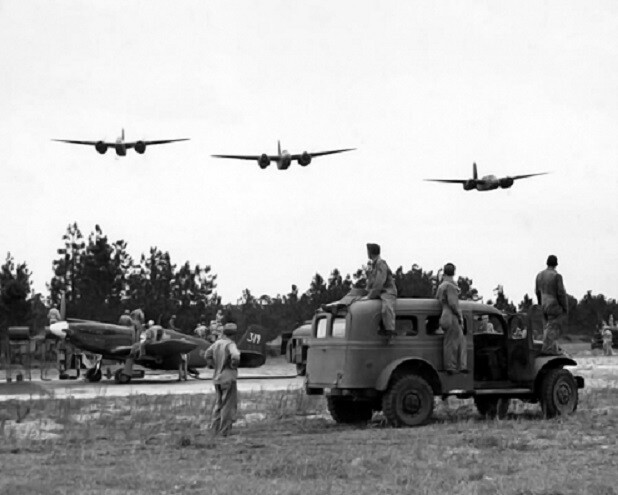 Douglas A-20 Havoc Medium Bombers in flight fly over WWII 8×10 Photo 287a