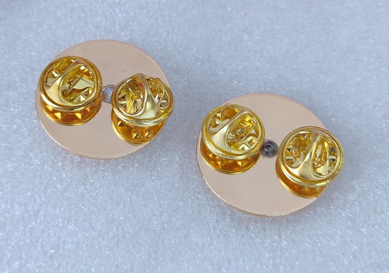PAIR OF WW2 US Army Enlisted Men's Infantry collar disc BADGE PIN gallery