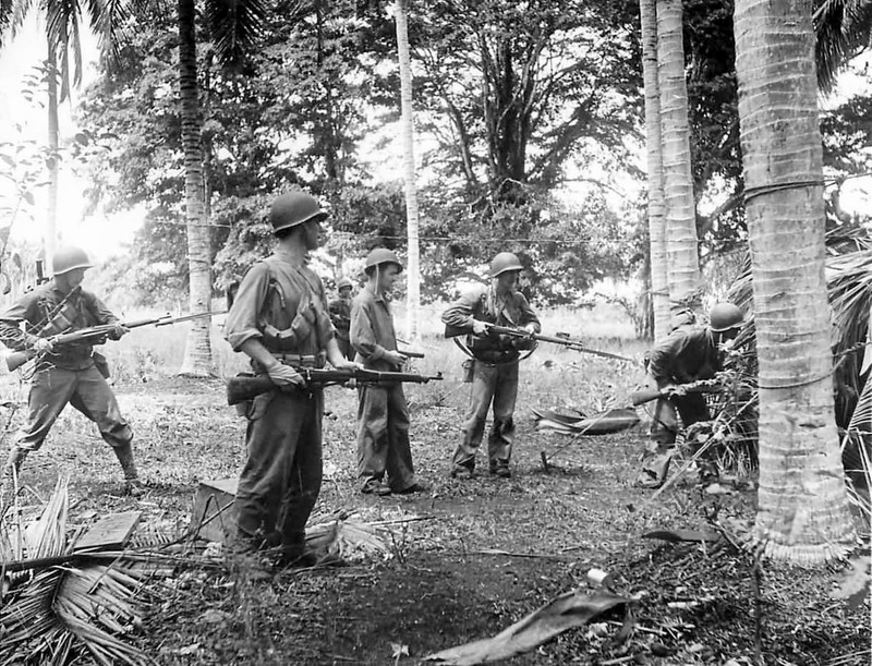 Marines search for Japanese snipers World War II WWII WW2 8×10 Photo 739c