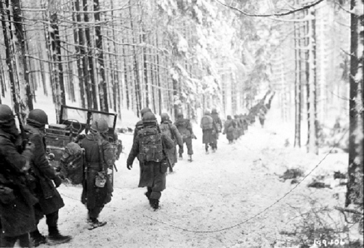 American Soldiers snow covered road Battle of the Bulge 13x19 WW2 WWII Photo 505