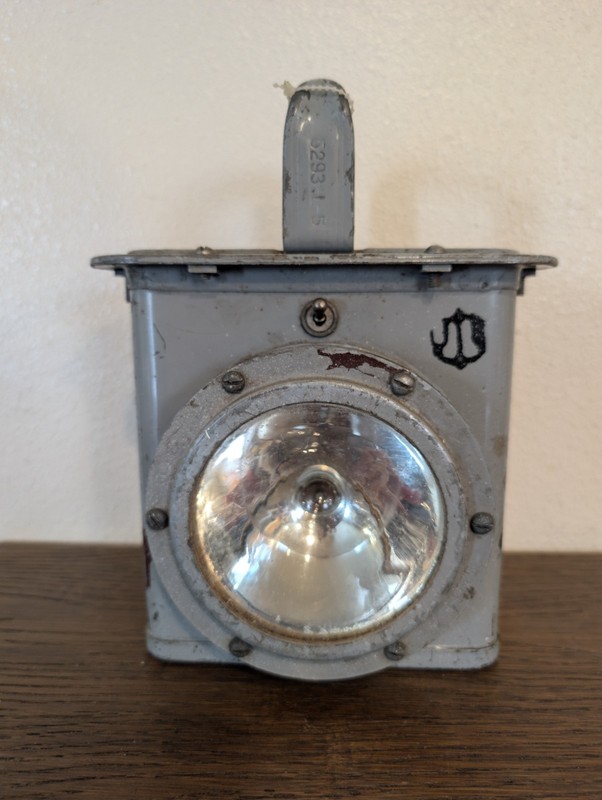 WWII NAVY SHIP BATTERY LANTERN 5293-L-5 TYPE J-I DELTA ELECTRIC USA (UNTESTED)