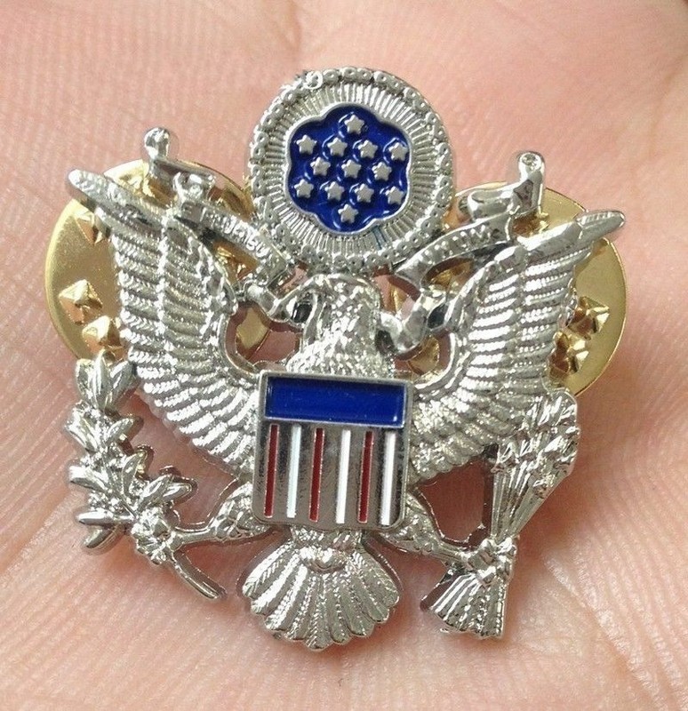 Pair WWII US Army Officer Shoulder Eagle Small Badge Insignia Pin Gold and Silve gallery
