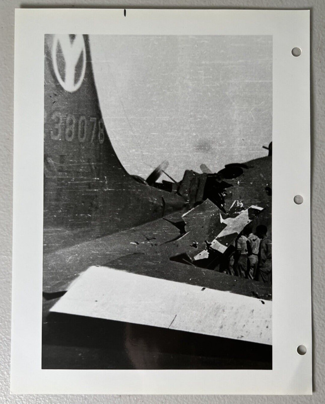 WWII B&W 8x10 Glossy Reprint B-17 Fighter Plane 078 Sweet Pea 2nd Bomb Group S/5 gallery