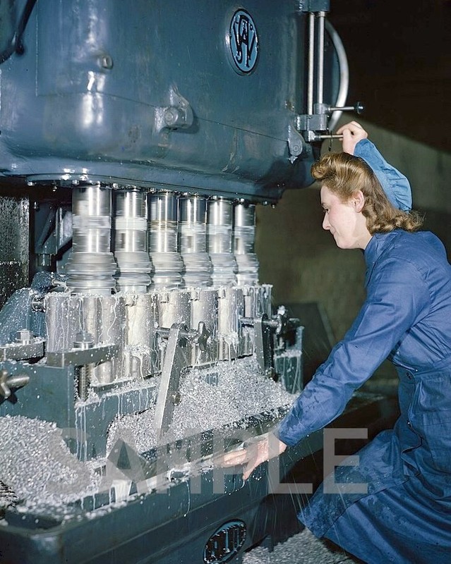 Women War Workers in Britain War Effort 8x10 WW2 World War II Photo 906