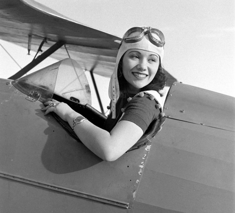 WW2 WWII Photo World War Two / US 223 US Army Female WASP Pilots Death Valley