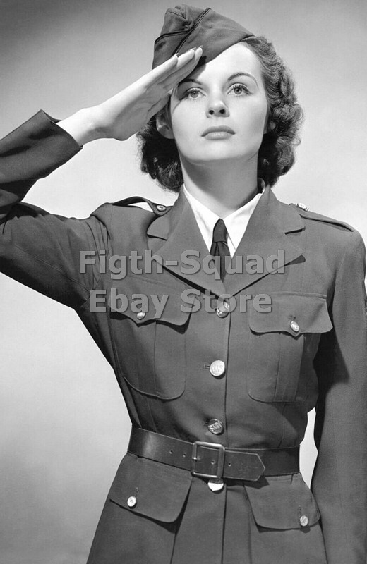 WW2 Picture Photo US woman Sodier with Uniform 6262