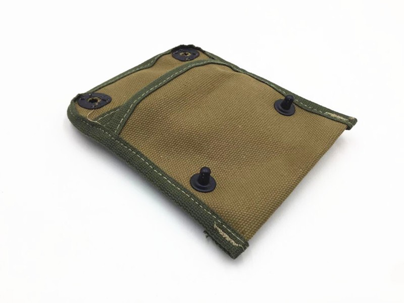 WW2 KOREAN WAR US ARMY KHAKI FIRST AID POUCH WITH HOOK COMPASS BAG gallery