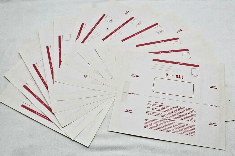 US WWII V Mail red and white stationary pages set of 12 Repro Z2208