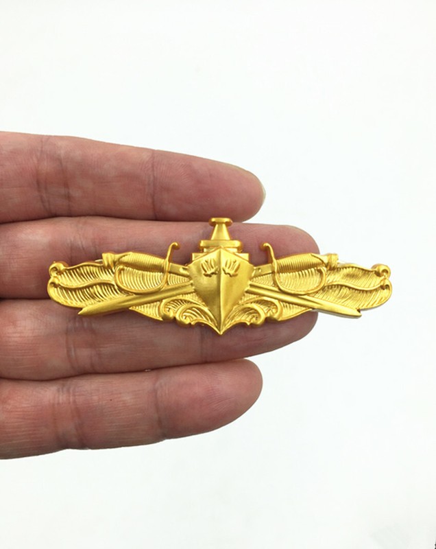 US Navy Gold Officer’s surface warfare pin insignia badge