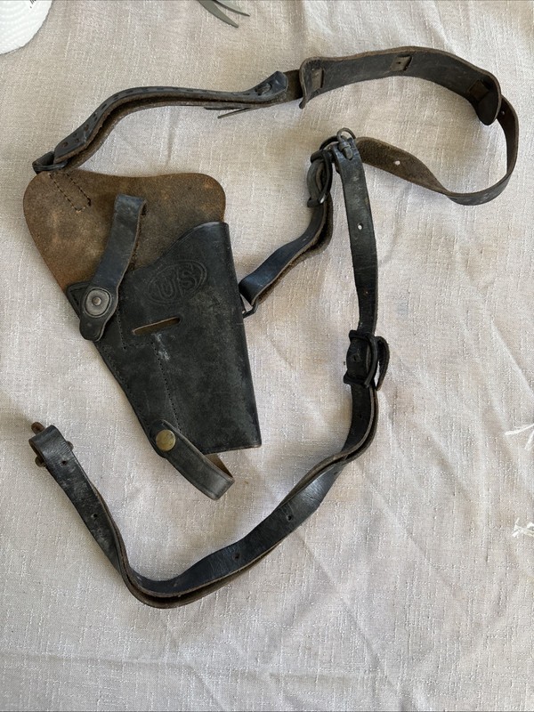 U.S. WWII Colt 45 M-7 Shoulder Holster