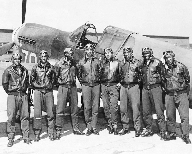 TUSKEGEE AIRMEN POSED W/ P-40 WARHAWK WWII 8×10 GLOSSY PHOTO PRINT