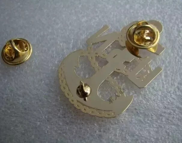 WW2 US UNITED STATES NAVY USN OFFICER LAPEL HAT PIN BADGE gallery