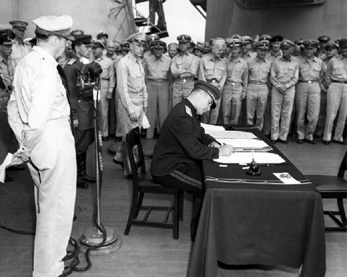 Japanese signing surrender aboard the USS Missouri WWII 8×10 Photo 16b