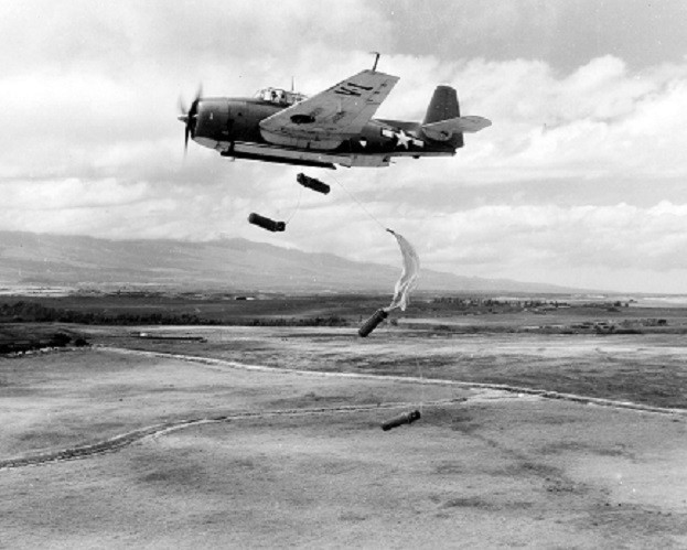 TBM Torpedo Bomber dropping supplies 8″x 10″ World War II WW2 Photo 624