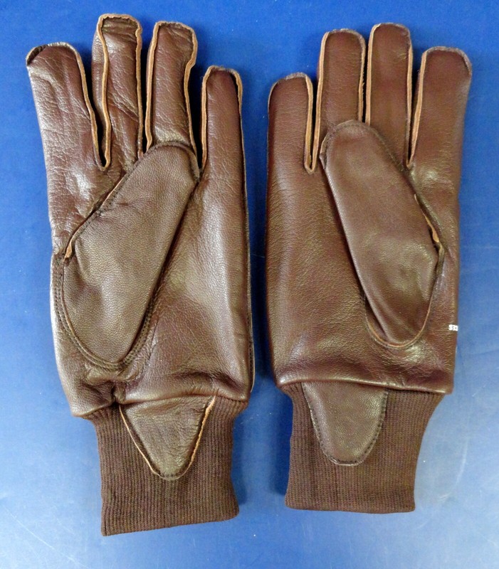 USAAF TYPE A-10 PILOT LEATHER FLYING GLOVES W/LABELS- SZ MEDIUM gallery