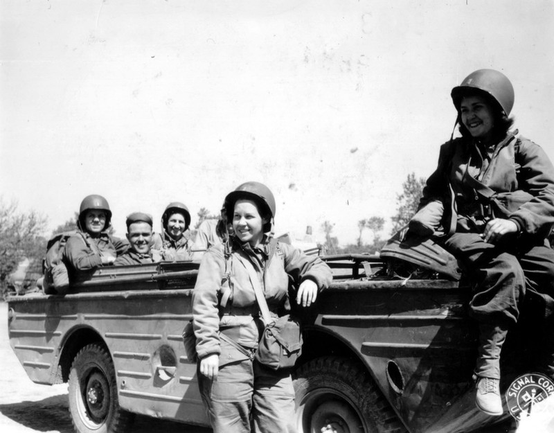 WWII B&W Photo US Army Nurses Ford GPA Jeep WW2 World War Two / 1040