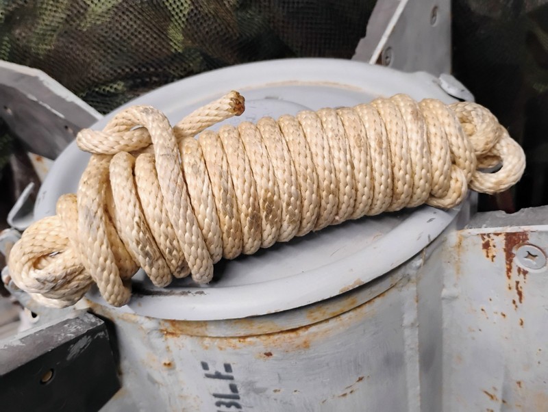 Reproduction? WWII U.S. Paratrooper Let Down Rope 3/8” Diameter Shortened Cutoff gallery