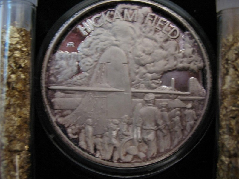 1+.OZ.999 SILVER COIN WWII DEC 7 1941 PEARL HARBOR HICKAM FIELD + GOLD