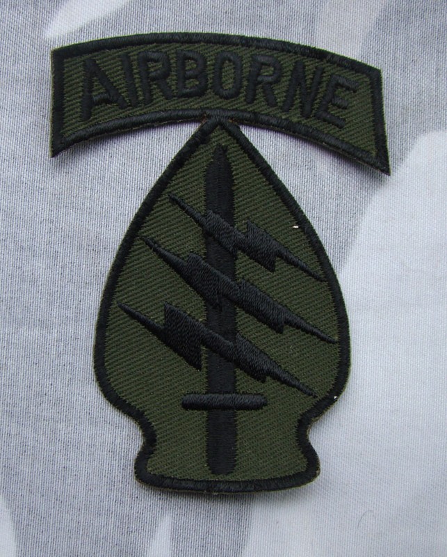 UNITED STATES US ARMY AIRBORNE SPECIAL FORCES EMBROIDERED MILITARY PATCH