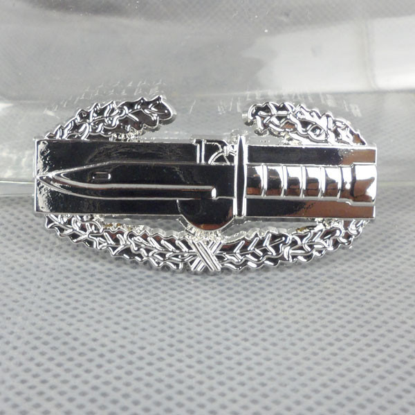 Metal U.S. Army Combat Qualification Badge Pin Subdued Hand To Hand -H113