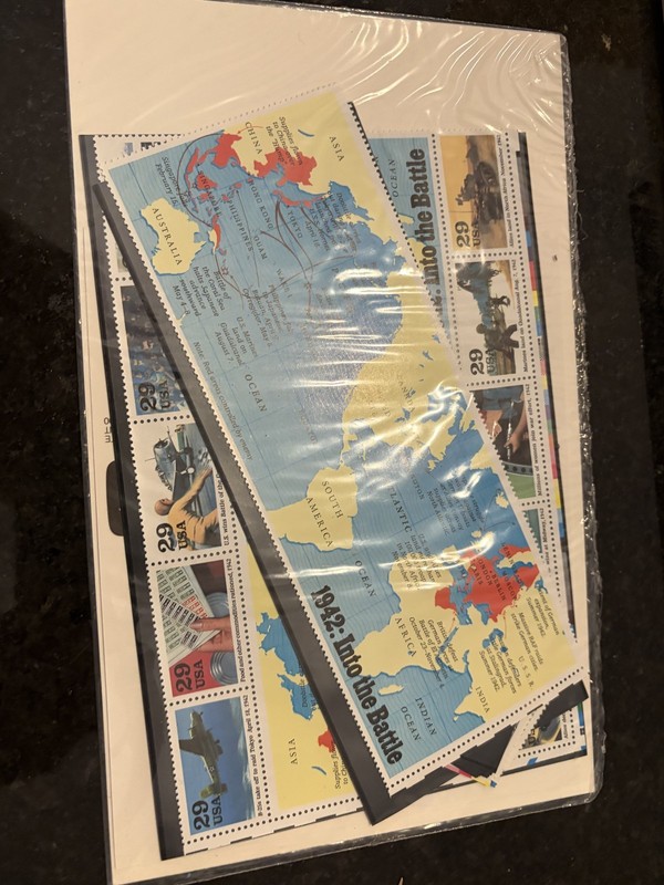2 USPS World War II Remembered 1942 Into The Battle Stamp & Commemorative Set NI gallery