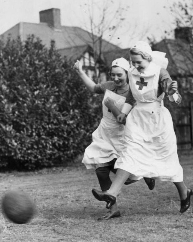 WW2 Photo WWII Red Cross Nurses 1939 World War Two / 1512