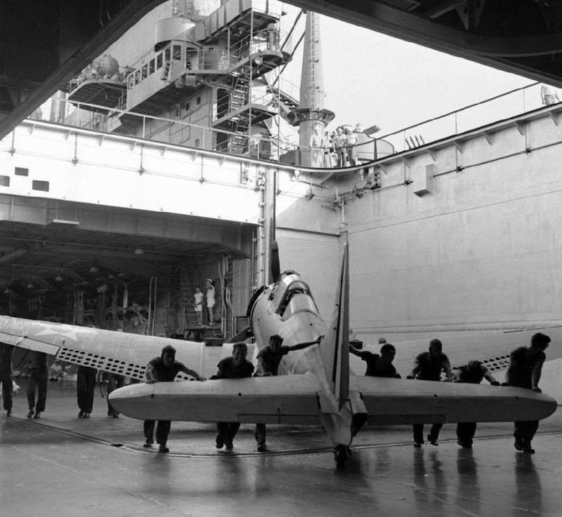 WW2 Photo WWII USS Enterprise CV-6 Hanger Deck World War Two US Navy USN /5237