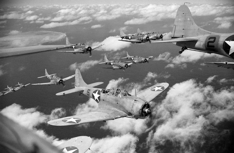 WW2 Photo WWII US Navy Dauntless SBD Dive Bombers Midway World War Two / 5312