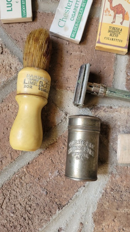 WW2 Personal Items Hygine Cigarettes Money Belt Scissors Brush Razor Colgate gallery
