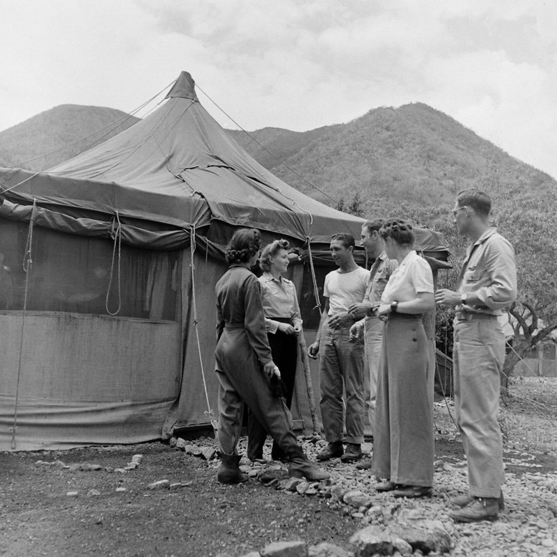 WW2 WWII Photo World War Two / US Army Flight Nurses New Caledonia 1943 Pacific